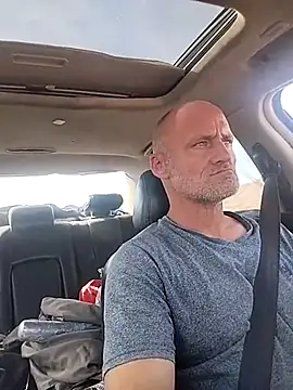 Snapshot of FloppyPickle4u chatting on March 2, 2025, 5:09 pm FloppyPickle4u online show from March 2, 2025, 5:09 pm