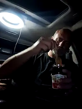 Snapshot of FloppyPickle4u chatting on March 21, 2025, 7:11 am FloppyPickle4u online show from March 21, 2025, 7:11 am