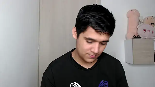 kaiine190 online show from October 22, 2025, 6:35 am