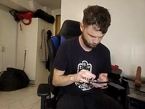 Snapshot of Talenjames4 chatting on November 1, 2025, 8:36 pm Talenjames4 online show from November 1, 2025, 8:36 pm