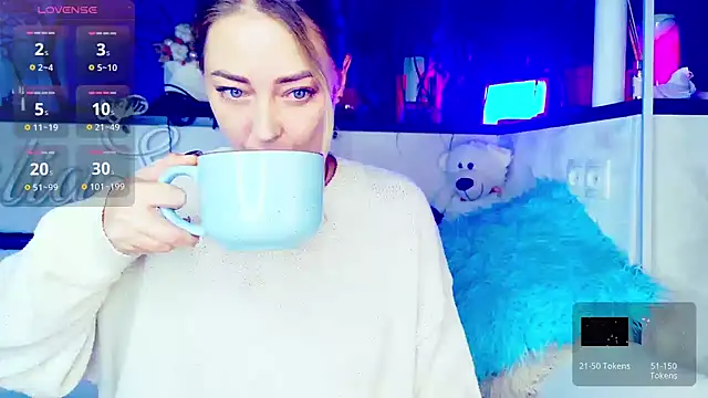  JuliaSpace  online show from September 30, 2025, 7:03 am