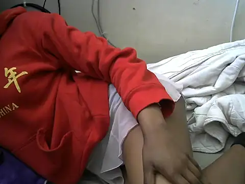 Snapshot of Ma-yolo001 chatting on December 20, 2025, 8:28 am Ma-yolo001 online show from December 20, 2025, 8:28 am