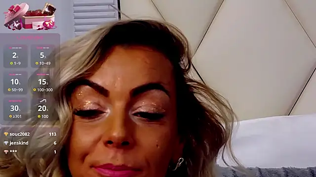 Snapshot of EvieSanders chatting on February 11, 2025, 11:31 am EvieSanders online show from February 11, 2025, 11:31 am