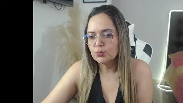 Snapshot of samy_vsn chatting on October 30, 2025, 6:05 pm samy vsn online show from October 30, 2025, 6:05 pm