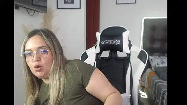 Snapshot of samy_vsn chatting on October 8, 2025, 5:24 pm samy vsn online show from October 8, 2025, 5:24 pm