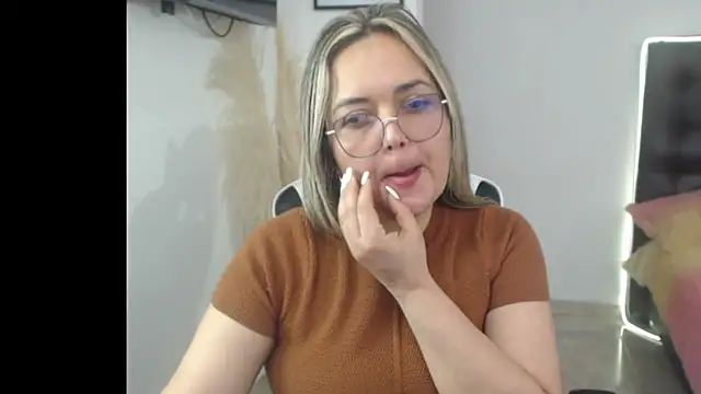 Snapshot of samy_vsn chatting on November 30, 2025, 7:03 pm samy vsn online show from November 30, 2025, 7:03 pm