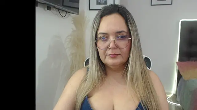 Snapshot of samy_vsn chatting on November 4, 2025, 7:17 pm samy vsn online show from November 4, 2025, 7:17 pm