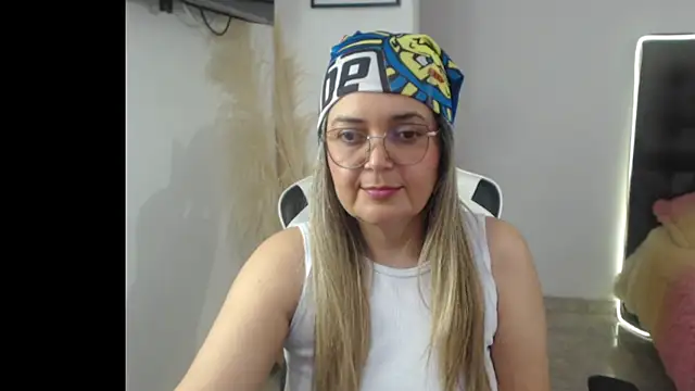 Snapshot of samy_vsn chatting on November 19, 2025, 6:30 pm samy vsn online show from November 19, 2025, 6:30 pm