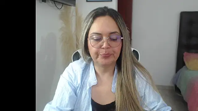 Snapshot of samy_vsn chatting on November 11, 2025, 6:58 pm samy vsn online show from November 11, 2025, 6:58 pm