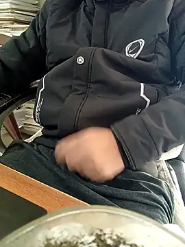 Snapshot of Hot-man39 chatting on December 20, 2025, 9:56 am Hot-man39 online show from December 20, 2025, 9:56 am