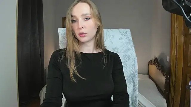 CharlotteWells online show from May 25, 2026, 4:17 pm