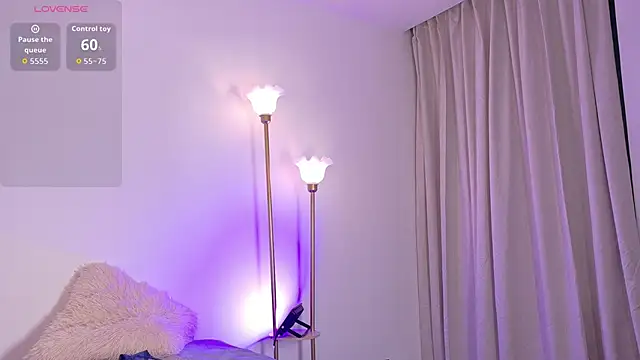 Megannklein online show from March 12, 2026, 3:12 am