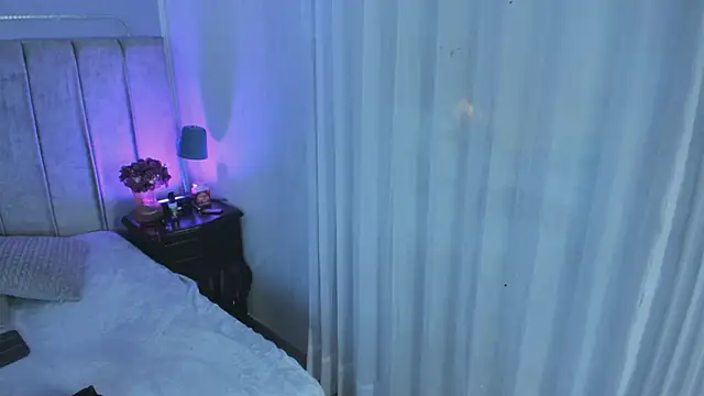 Snapshot of EvaaStevens chatting on November 27, 2025, 3:45 pm EvaaStevens online show from November 27, 2025, 3:45 pm