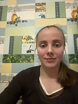 Snapshot of AlisaKissss chatting on May 11, 2026, 7:33 pm AlisaKissss online show from May 11, 2026, 7:33 pm