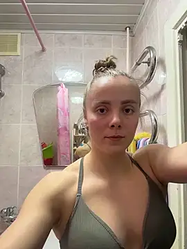 Snapshot of AlisaKissss chatting on February 5, 2026, 7:32 pm AlisaKissss online show from February 5, 2026, 7:32 pm