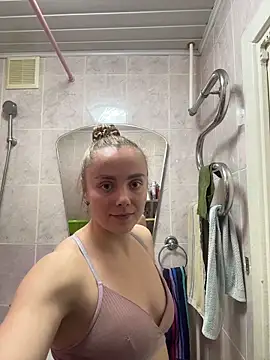 Snapshot of AlisaKissss chatting on February 9, 2026, 7:01 pm AlisaKissss online show from February 9, 2026, 7:01 pm