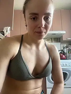 Snapshot of AlisaKissss chatting on February 3, 2026, 6:11 am AlisaKissss online show from February 3, 2026, 6:11 am