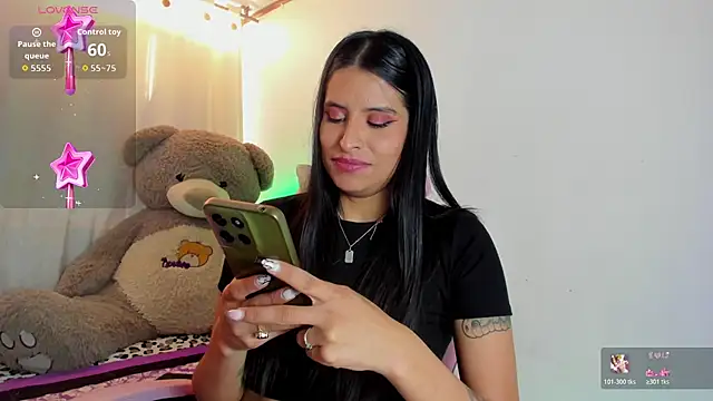 Snapshot of _elektrah chatting on November 10, 2025, 9:31 pm elektrah online show from November 10, 2025, 9:31 pm