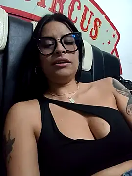 Snapshot of _elektrah chatting on October 28, 2025, 11:14 pm elektrah online show from October 28, 2025, 11:14 pm