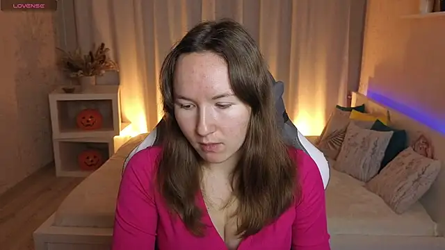 Snapshot of Little_doll_meow chatting on November 10, 2025, 3:33 am Little doll meow online show from November 10, 2025, 3:33 am