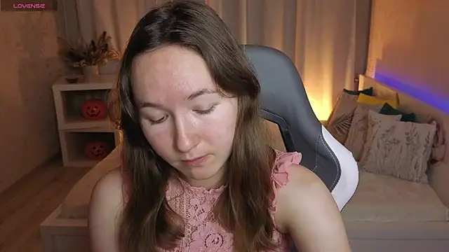 Snapshot of Little_doll_meow chatting on November 12, 2025, 2:59 am Little doll meow online show from November 12, 2025, 2:59 am