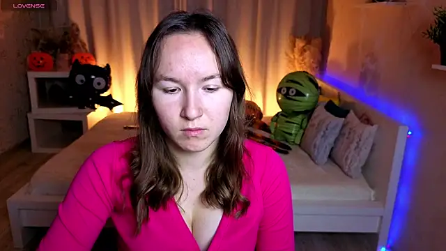 Snapshot of Little_doll_meow chatting on October 31, 2025, 2:52 am Little doll meow online show from October 31, 2025, 2:52 am