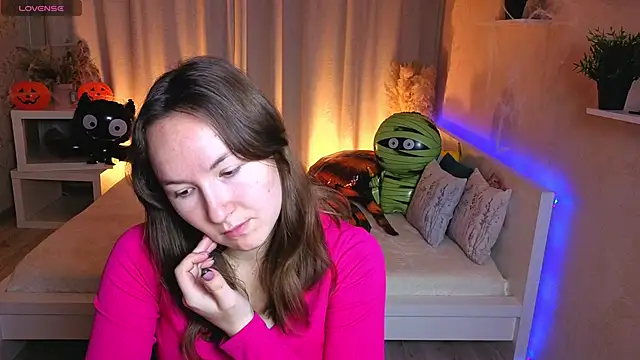 Snapshot of Little_doll_meow chatting on October 23, 2025, 3:05 am Little doll meow online show from October 23, 2025, 3:05 am