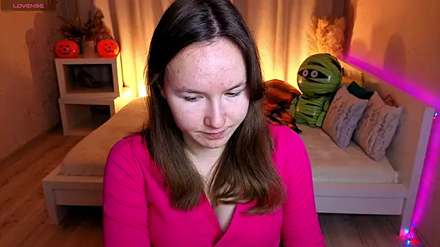 Snapshot of Little_doll_meow chatting on November 5, 2025, 2:58 am Little doll meow online show from November 5, 2025, 2:58 am