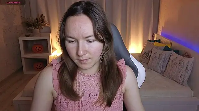 Snapshot of Little_doll_meow chatting on November 13, 2025, 3:21 am Little doll meow online show from November 13, 2025, 3:21 am