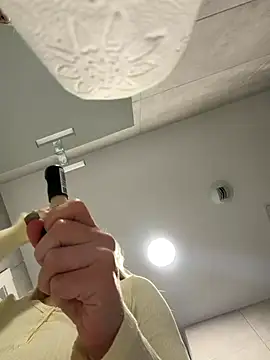 Snapshot of streetdoll chatting on November 9, 2025, 8:29 am streetdoll online show from November 9, 2025, 8:29 am