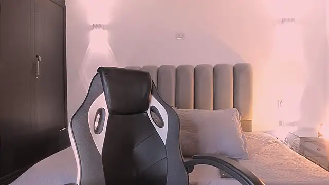 Snapshot of CamilaPreston chatting on December 14, 2025, 7:03 am CamilaPreston online show from December 14, 2025, 7:03 am