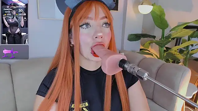 Snapshot of Kloe_Raize chatting on October 29, 2025, 6:12 am Kloe Raize online show from October 29, 2025, 6:12 am