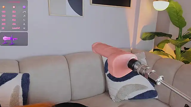 Snapshot of Kloe_Raize chatting on October 30, 2025, 6:12 am Kloe Raize online show from October 30, 2025, 6:12 am