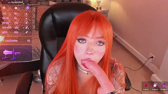 Snapshot of Kloe_Raize chatting on February 22, 2025, 11:35 pm Kloe Raize online show from February 22, 2025, 11:35 pm