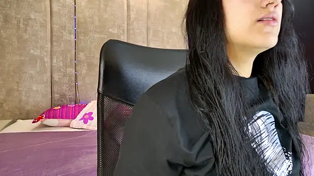 PaulinaDuarte online show from November 9, 2025, 12:20 pm