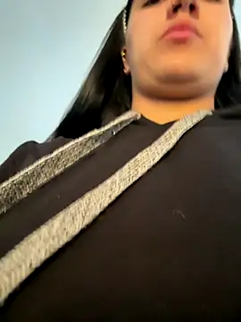 PaulinaDuarte online show from December 15, 2025, 11:49 am