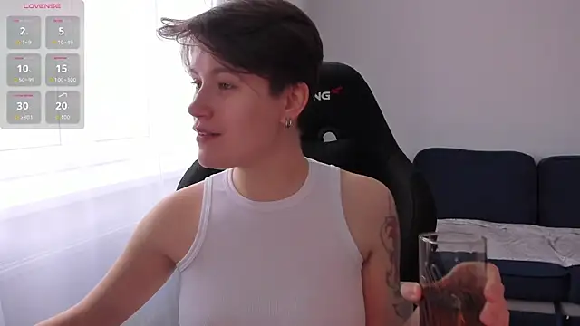 Snapshot of JessieFlower chatting on October 29, 2025, 8:24 am JessieFlower online show from October 29, 2025, 8:24 am