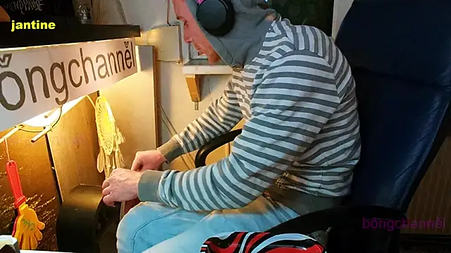 Snapshot of BongChannel chatting on January 23, 2025, 1:19 am BongChannel online show from January 23, 2025, 1:19 am