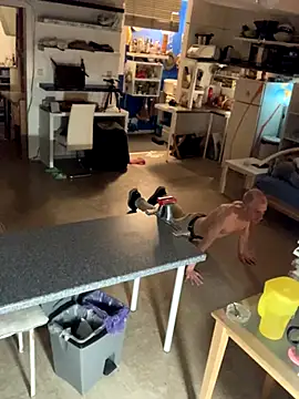 Snapshot of BongChannel chatting on November 11, 2025, 11:09 pm BongChannel online show from November 11, 2025, 11:09 pm