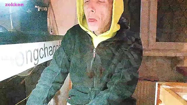 Snapshot of BongChannel chatting on January 28, 2025, 1:18 am BongChannel online show from January 28, 2025, 1:18 am