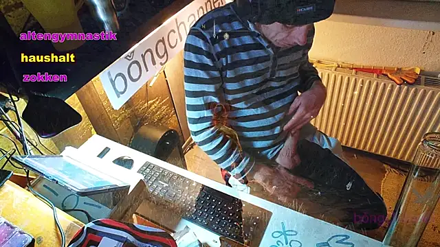 Snapshot of BongChannel chatting on January 30, 2025, 4:27 am BongChannel online show from January 30, 2025, 4:27 am