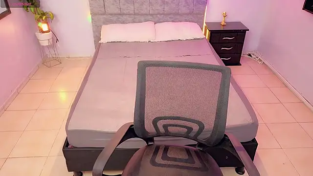 Snapshot of Lana_stone_ chatting on December 2, 2025, 3:30 am Lana stone online show from December 2, 2025, 3:30 am