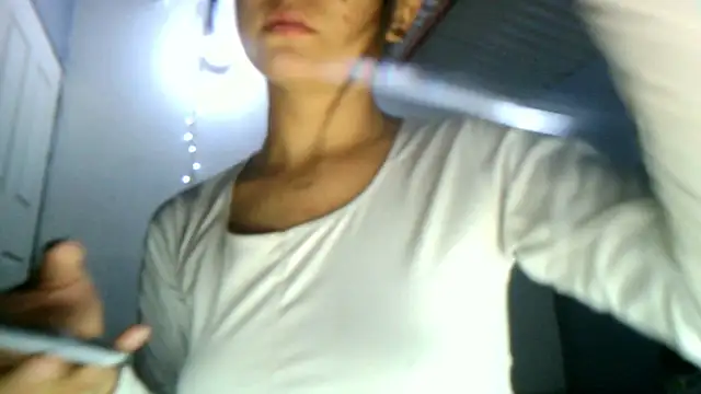 linzeysmith4 online show from March 17, 2026, 5:10 am