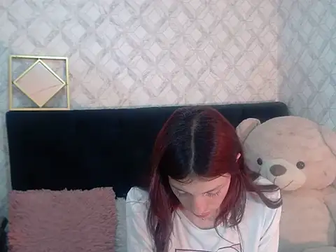 Snapshot of Emma-Wilson chatting on September 25, 2025, 5:13 am Emma-Wilson online show from September 25, 2025, 5:13 am