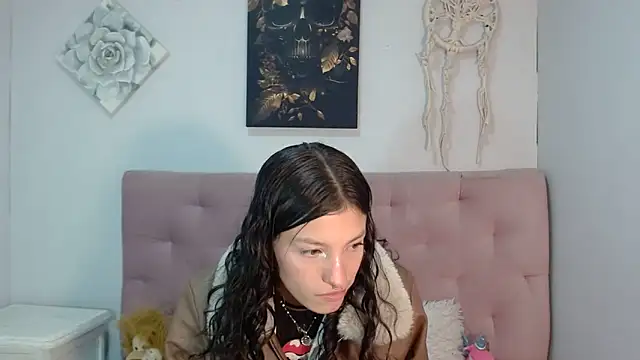 Snapshot of Emma-Wilson chatting on March 19, 2025, 7:17 pm Emma-Wilson online show from March 19, 2025, 7:17 pm