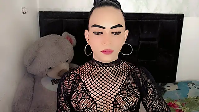 Snapshot of Michell_Queen chatting on December 14, 2025, 8:42 am Michell Queen online show from December 14, 2025, 8:42 am