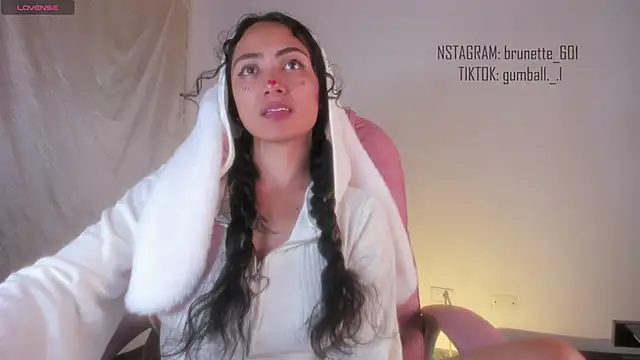 Snapshot of paula_brunette chatting on November 9, 2025, 4:49 am paula brunette online show from November 9, 2025, 4:49 am