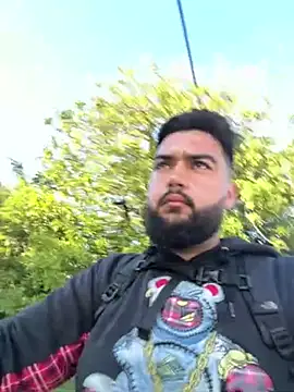 bigdickgio6923 online show from February 11, 2026, 1:22 pm