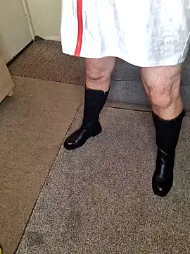 Snapshot of ellie-tv chatting on November 17, 2025, 10:19 am ellie-tv online show from November 17, 2025, 10:19 am