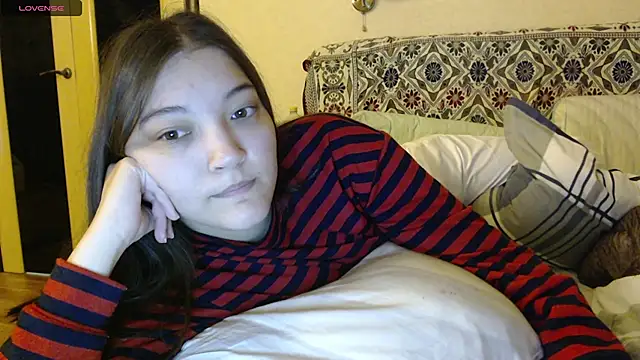 Snapshot of AlisaDevis chatting on October 19, 2025, 3:04 pm AlisaDevis online show from October 19, 2025, 3:04 pm